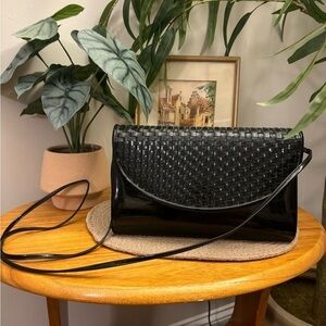 Vtg black woven purse with no brand- please read description before purchase